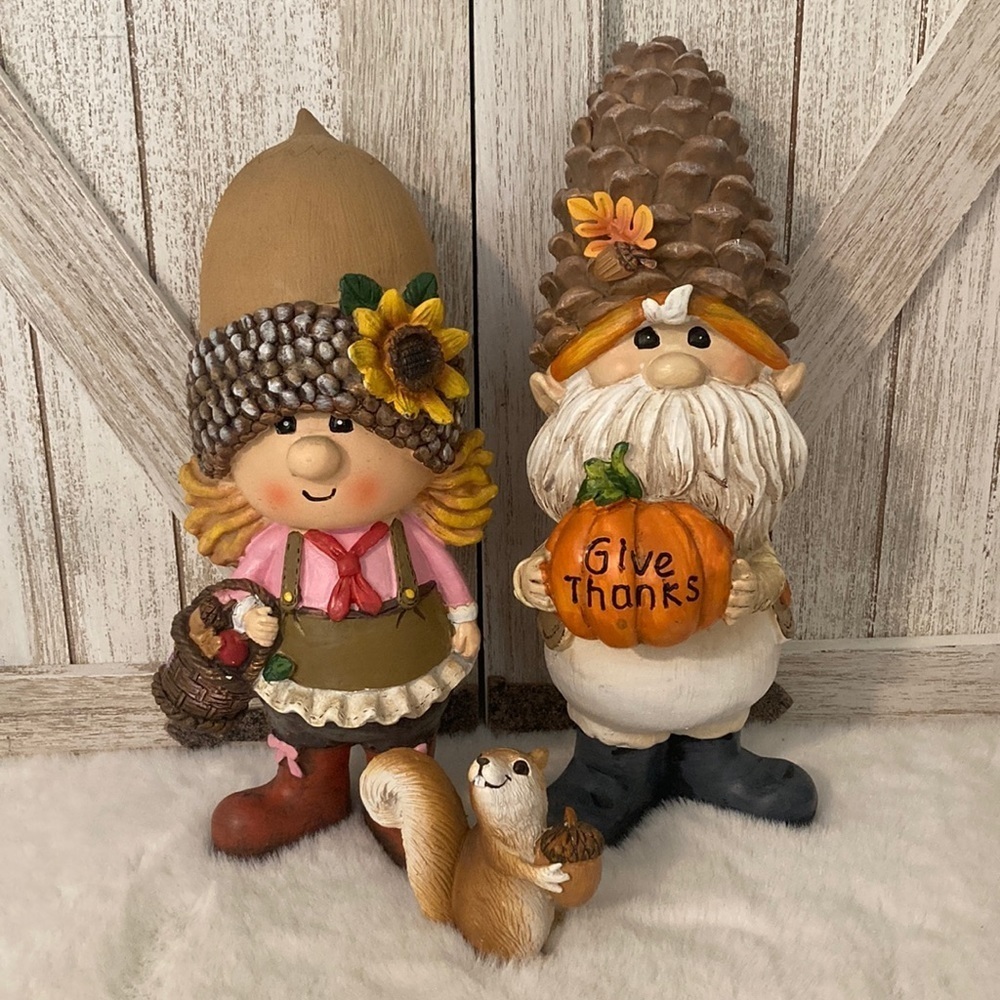 Give Thanks Garden Gnomes and Squirrel